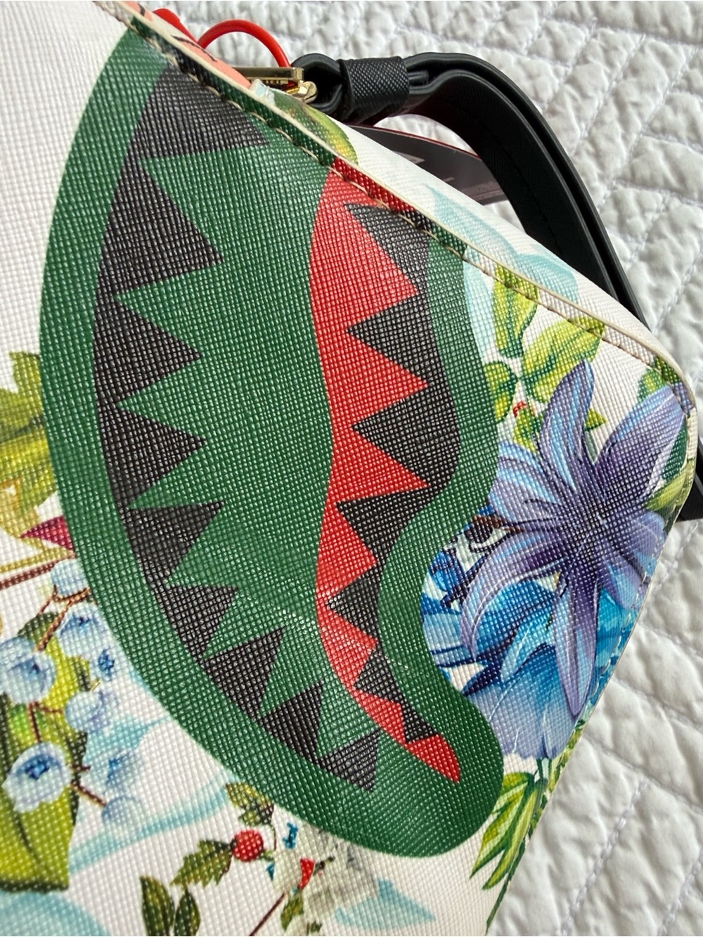 Sprayground Limited Ed Floral Shark Zip Cosmetic Travel Case Toiletry Multicolor - Picture 9 of 17